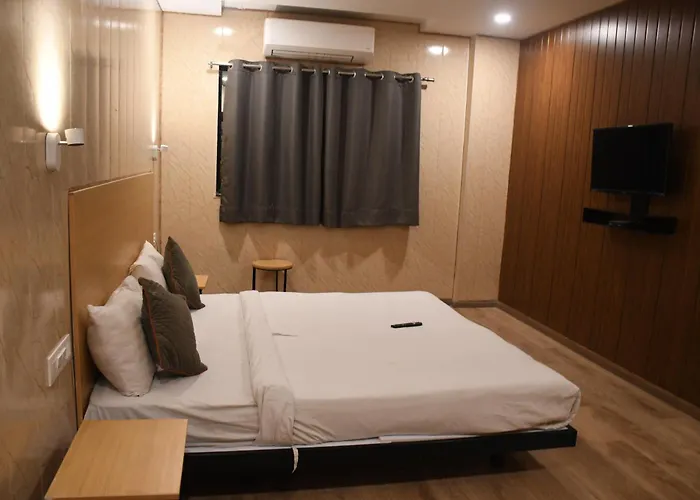 Swagstay Hotel Ownhouse 181 Nagpur